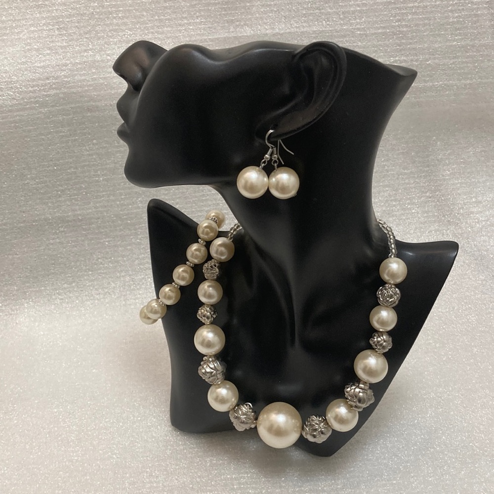 Pearl Fashion Jewellery Necklace, Bracelet and Earring Set